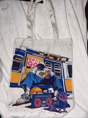 Dunkin X NY Knicks tote bag